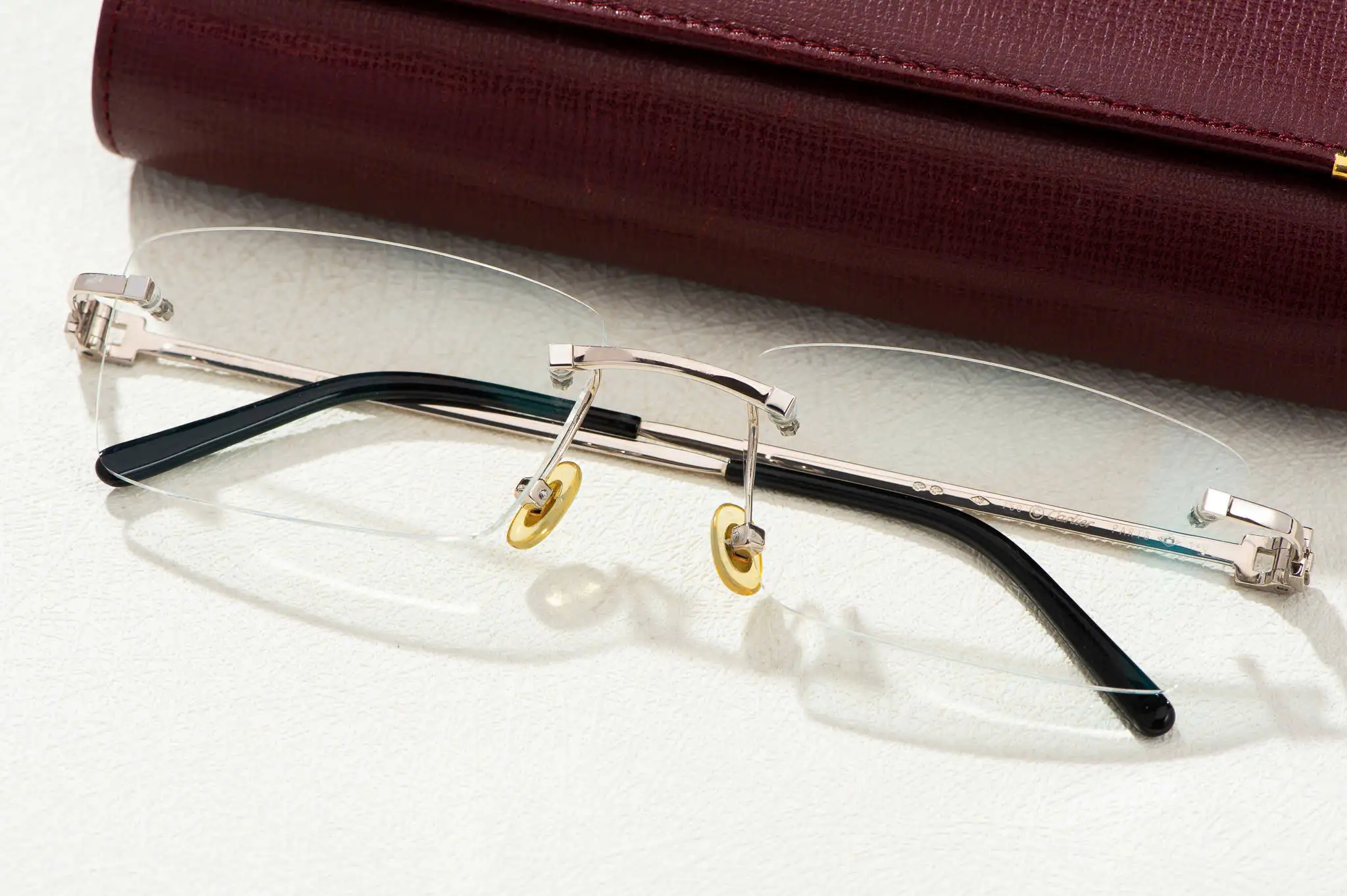 Gọng 3 mảnh Cartier Double C  vàng đúc